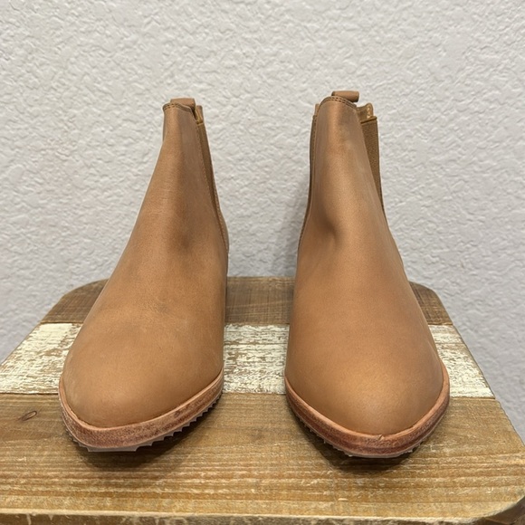 Nisolo Everyday Chelsea Boot Almond Size 6.5 - Picture 4 of 7